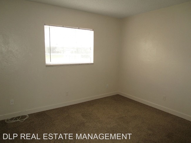 Foto del edificio - 1835 S Segrave St