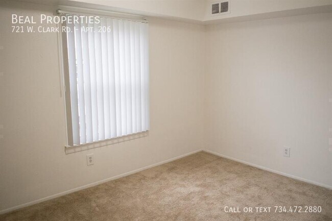 Building Photo - 721 W Clark Rd