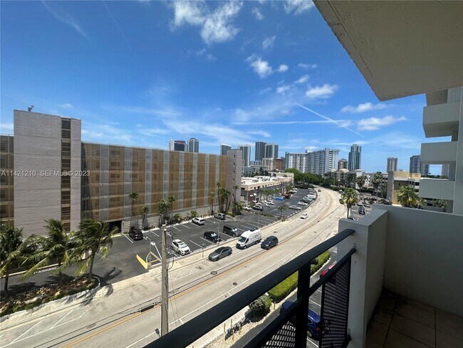 Foto del edificio - 401 Golden Isles Dr