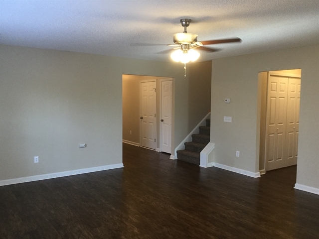 Building Photo - 2025 Cripplecreek Drive