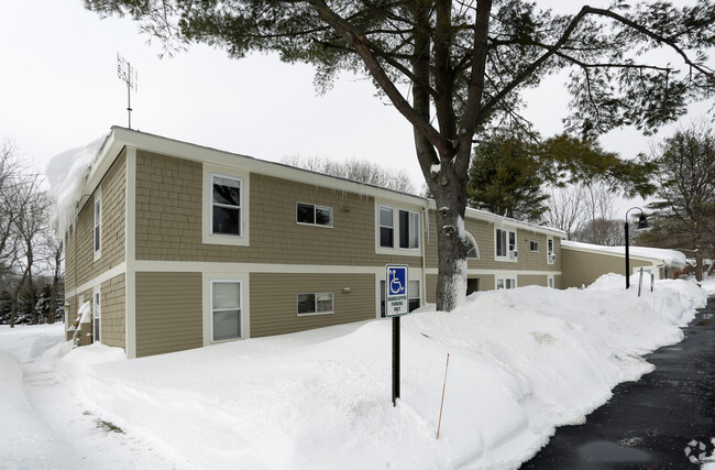 Building Photo - Newbury Village