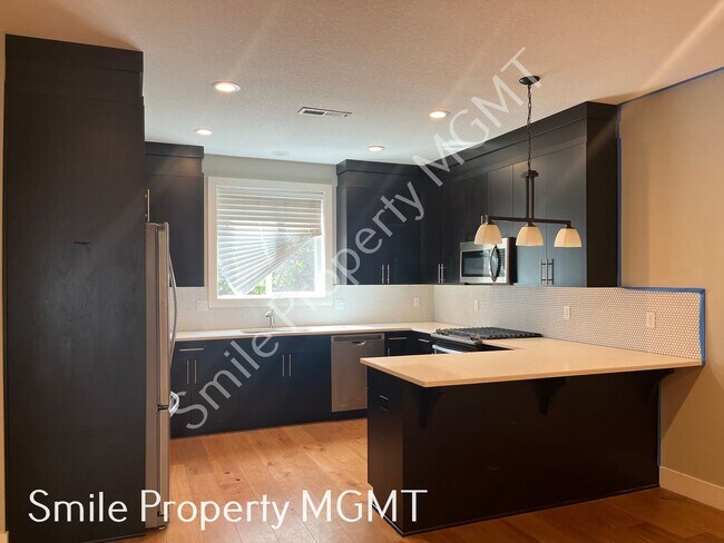 Foto del edificio - 2416 SE Morrison St