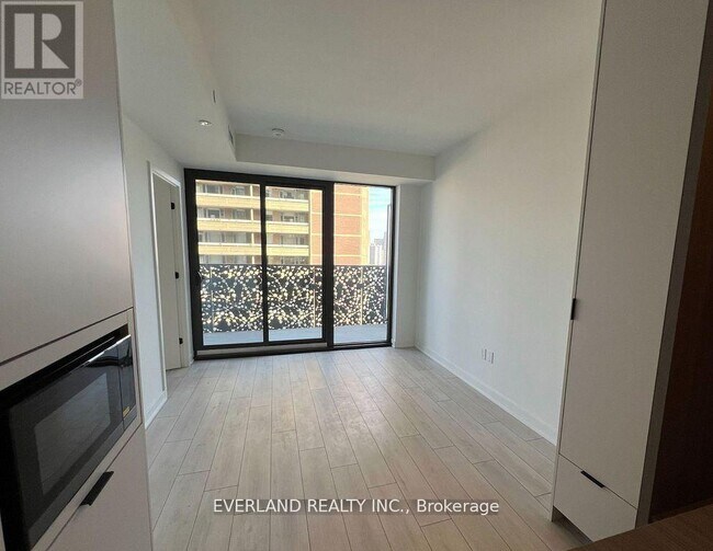 Photo du bâtiment - 55 Charles St E