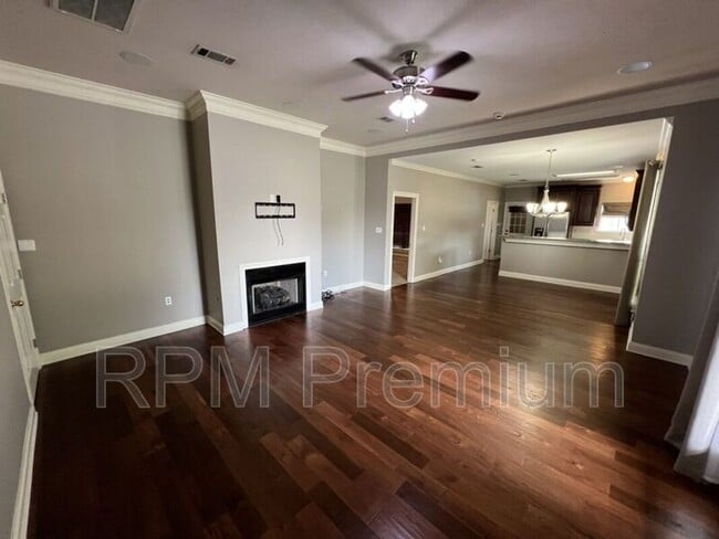 Foto del edificio - 5518 Arialo Dr