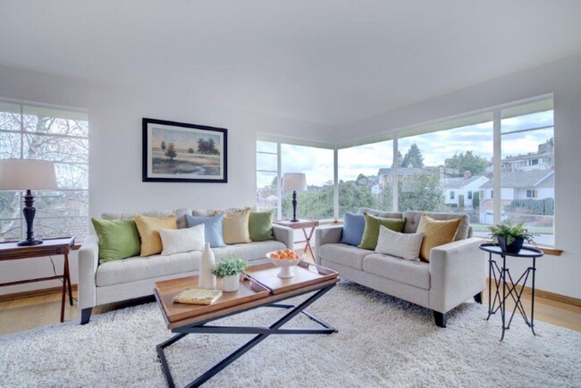 Foto del edificio - 2662 37th Ave W