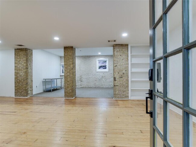 Foto del edificio - 702 San Antonio St