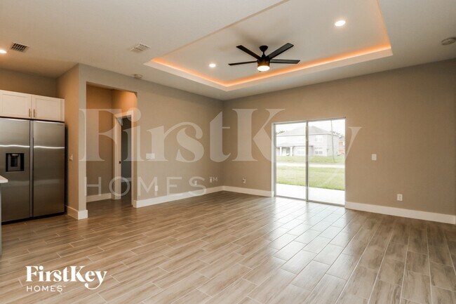 Foto del edificio - 327 Churchill Ct