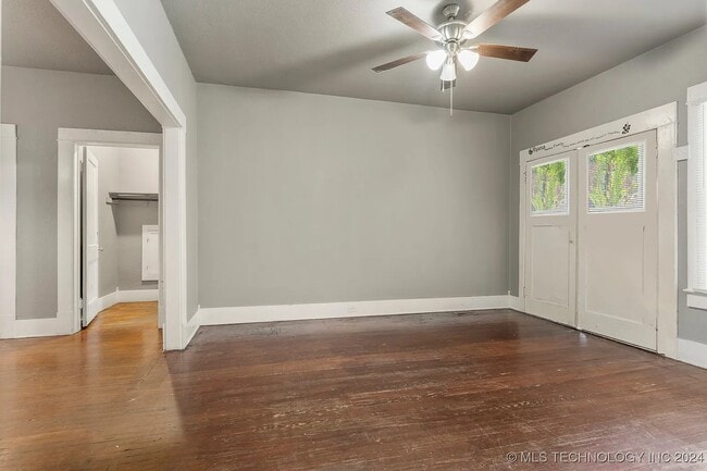 Building Photo - 1206 S Rockford Ave