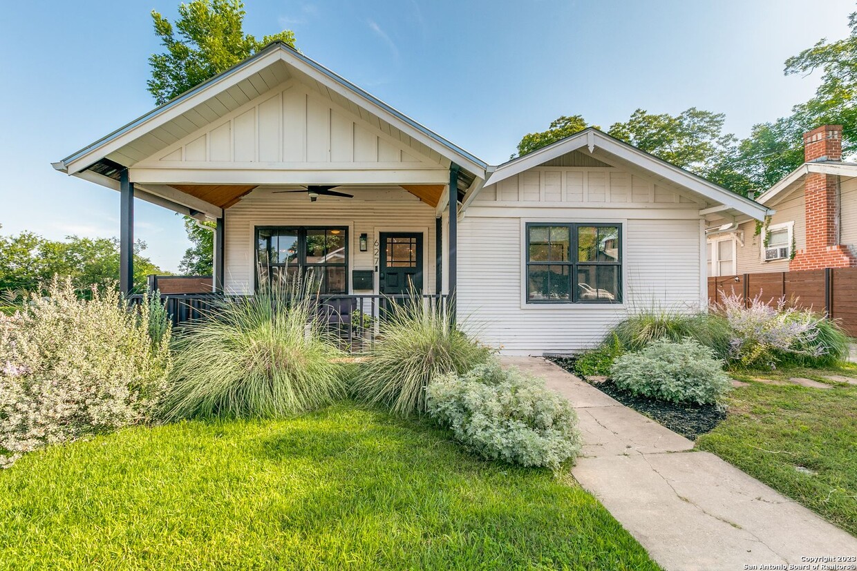 Foto principal - GORGEOUS BEACON HILL BUNGALOW