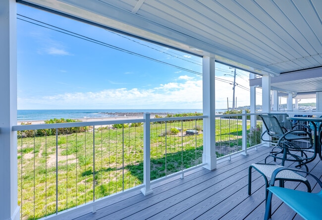 Building Photo - 790 York St