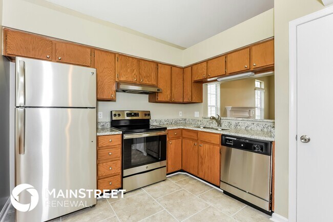 Building Photo - 2013 Valley Dr