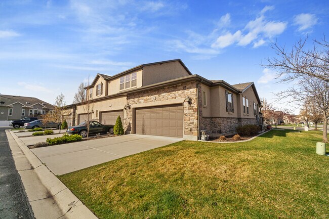 Foto del edificio - 66 N 205 W