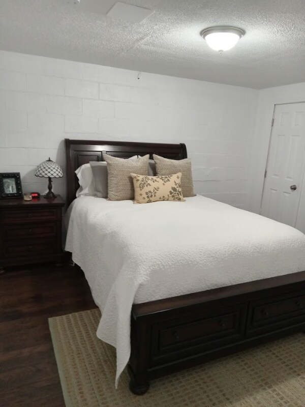 Foto del edificio - 409 Bonnie Brae Dr