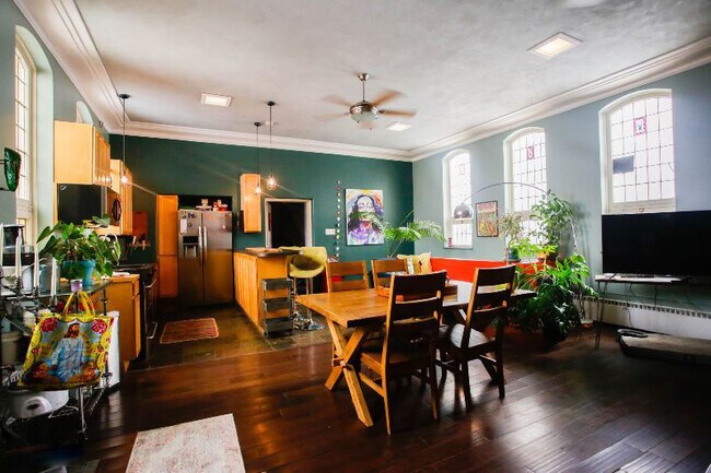 Foto del edificio - 1301 W Dakota Ave