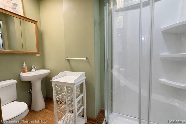 Building Photo - 35 N Saginaw St