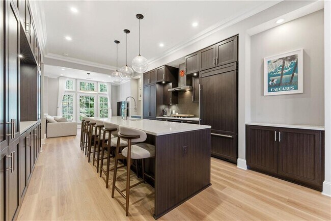 Foto del edificio - 2910 Hermance Dr NE