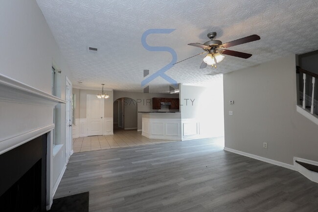 Building Photo - 9279 Burberry Ct