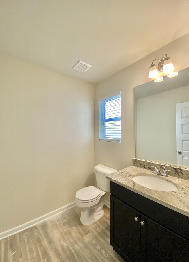 Building Photo - 663 Carlton Pointe Dr