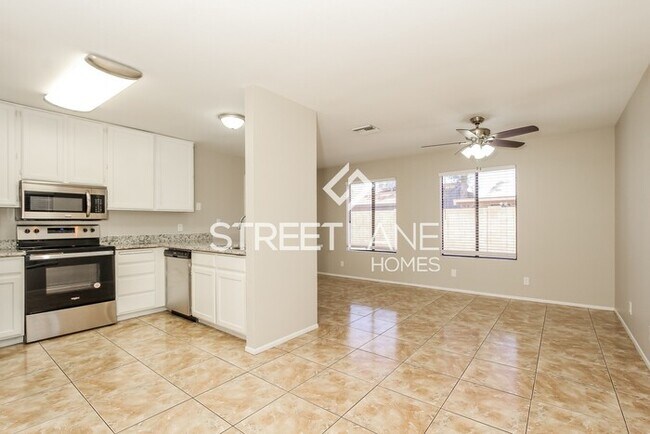 Foto del edificio - Beautiful 3 Bedrooms 2 Baths Home in Glend...