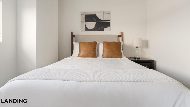 Building Photo - 1025 E 25th St