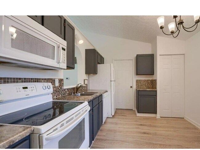 Foto del edificio - 3 Bedroom Single Family Home in Columbus