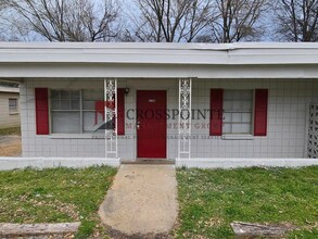 Building Photo - 210 Ruby Ln