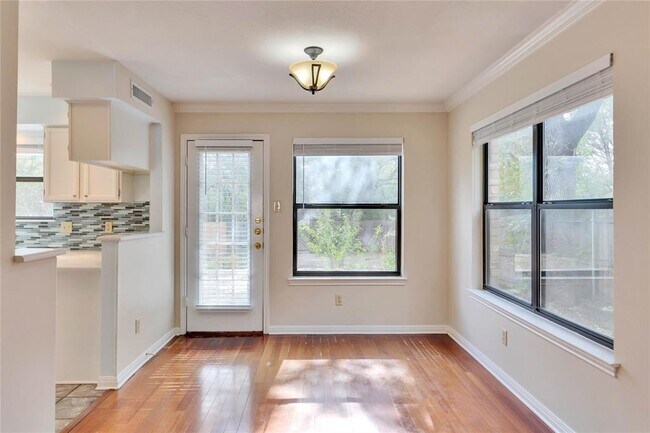 Building Photo - 8103 Doe Meadow Dr