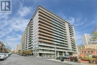 Building Photo - 111 Elizabeth St