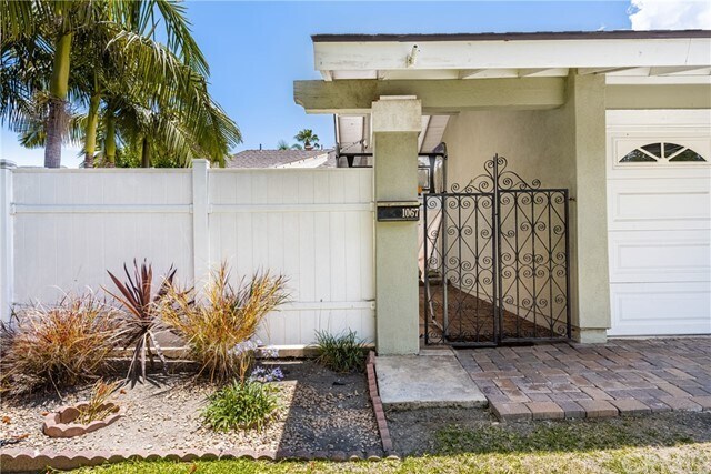 Foto del edificio - 1067 Santa Rosa Ave