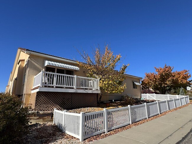 Photo - Fully Furnished 3Bed, 2Bath, 2Car Garage in Grand Junction City!!!! House