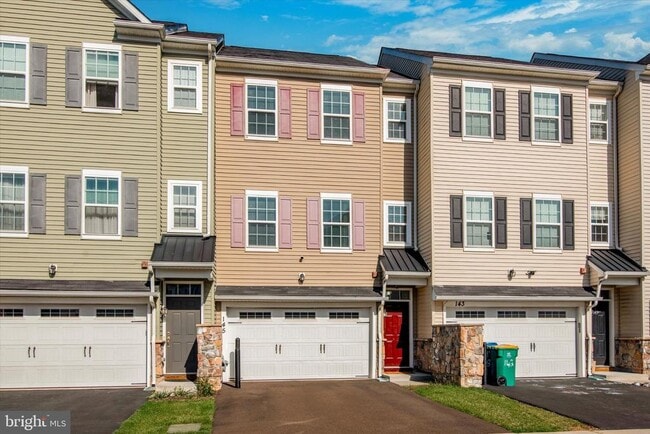 Building Photo - 145 Mercer Ct