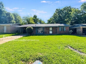 Building Photo - 6564 Abraham Lincoln Dr