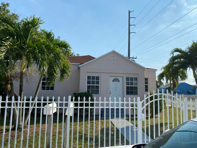 Foto del edificio - 786 NW 75th St