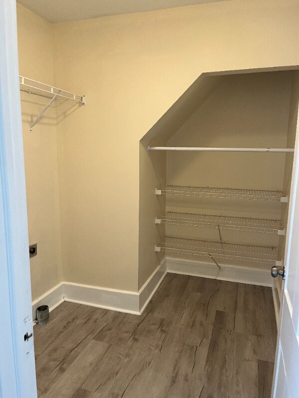 Building Photo - 239 E 9th St