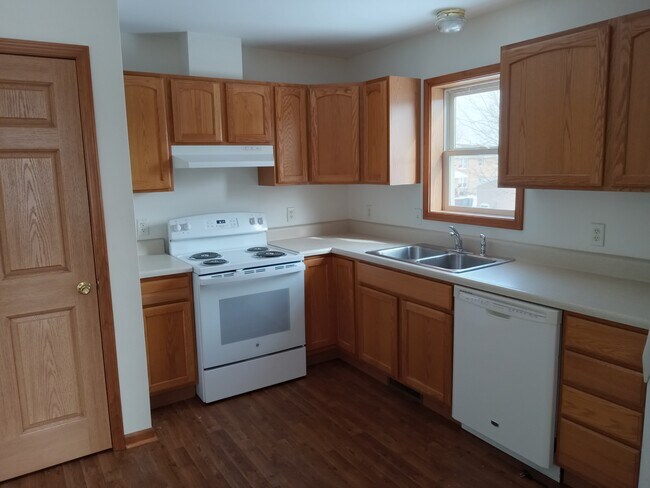 Nueva gama de cocinas grandes - 6608 Palmer Dr NW