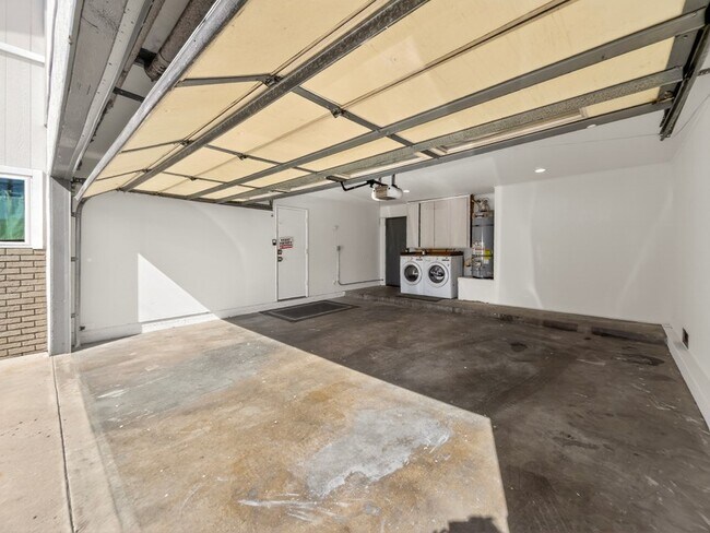 Building Photo - 13626 Cerise Ave