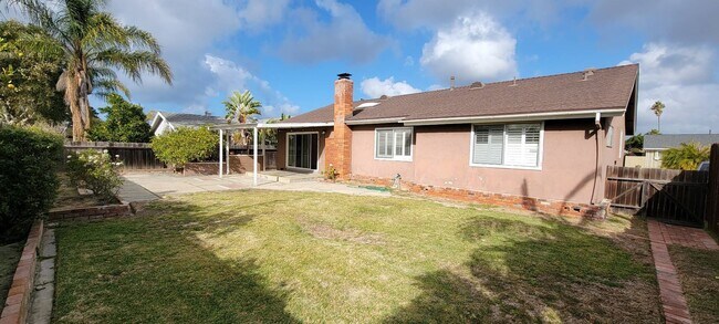 Building Photo - Lovely 4 Bedroom home in UTC  with large b...