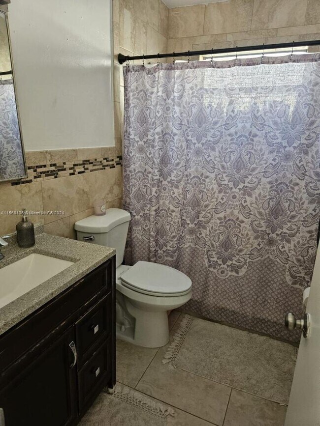 Foto del edificio - 423 E 17th St
