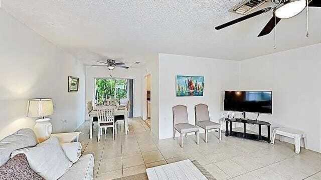 Foto del edificio - 1750 N Riverside Dr