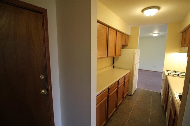 Building Photo - 304 N Tratt St