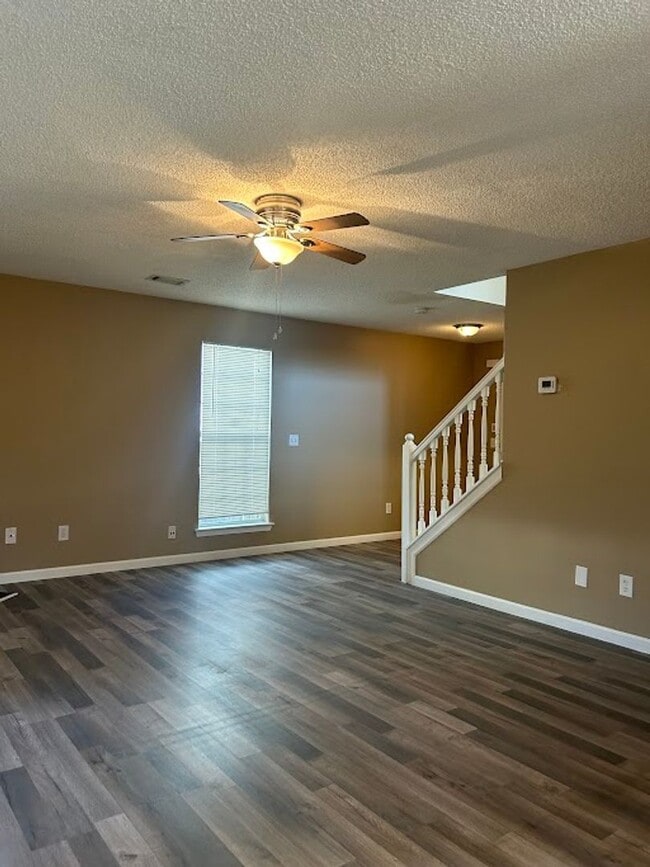 Building Photo - 3 bed and 2.5 bath in Rex, Georgia!