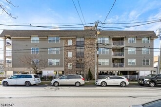 Building Photo - 594 Jefferson Ave