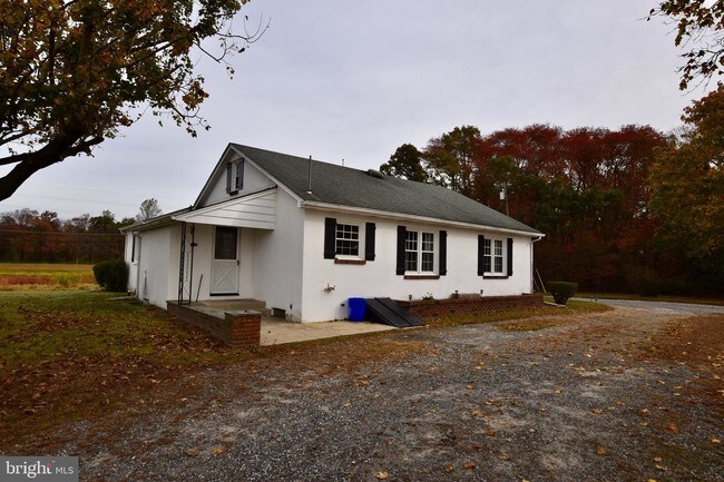 Building Photo - 2925 Vine Rd