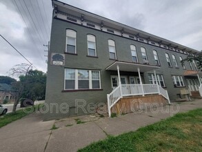 Building Photo - 508 S 5th St