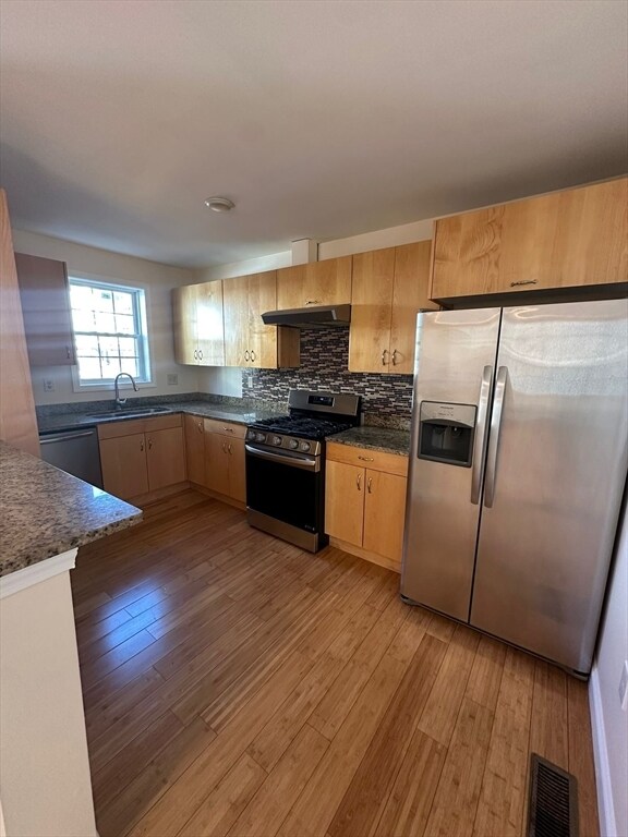 Foto del edificio - 161-163-163 Spruce St