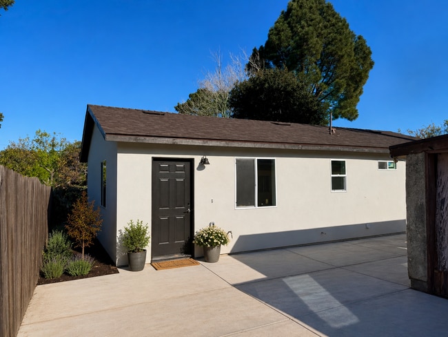 Building Photo - 376 Ramona Dr
