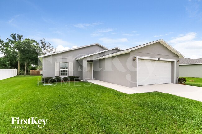 Building Photo - 1809 SW Cycle St