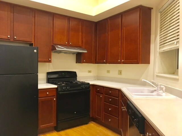 kitchen - 462 W 29th St