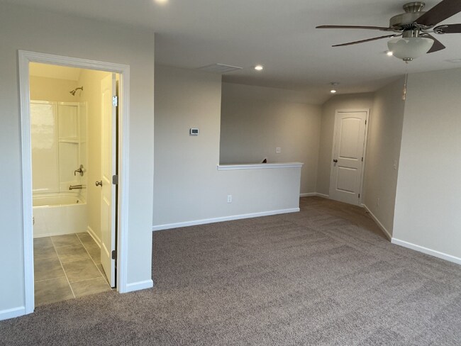 Foto del edificio - 4001 Jacobcrest Dr