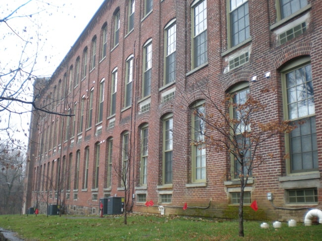Building Photo - The Lofts at Silk Mill